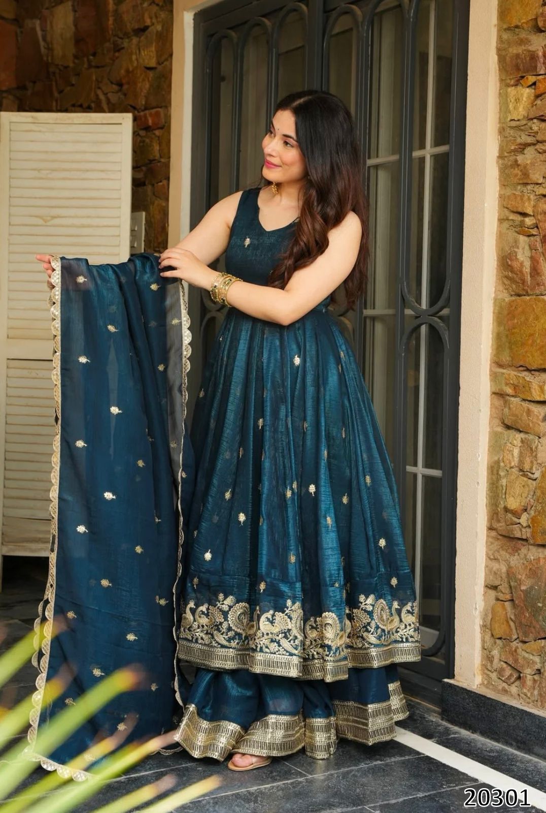 🌸  Elegant Heavy Embroidered Sequence Work Set*

👗 Category: Women’s Ethnic Wear