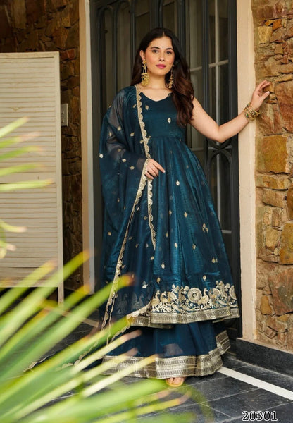 🌸  Elegant Heavy Embroidered Sequence Work Set*

👗 Category: Women’s Ethnic Wear