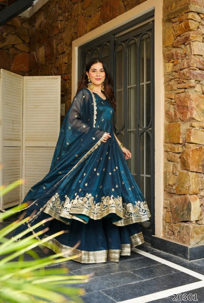🌸  Elegant Heavy Embroidered Sequence Work Set*

👗 Category: Women’s Ethnic Wear