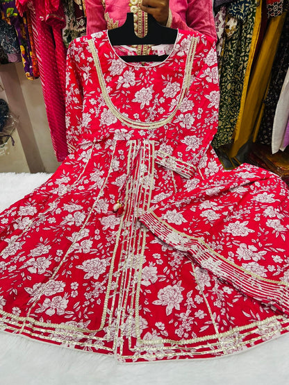 Kids festive sarara set 
Pure cotton designer kurti with flairy sarara all over lace n work